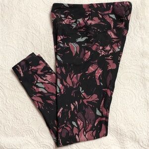 Women’s Floral Black and Mauve Pink Athletic Leggings Size Small High Rise